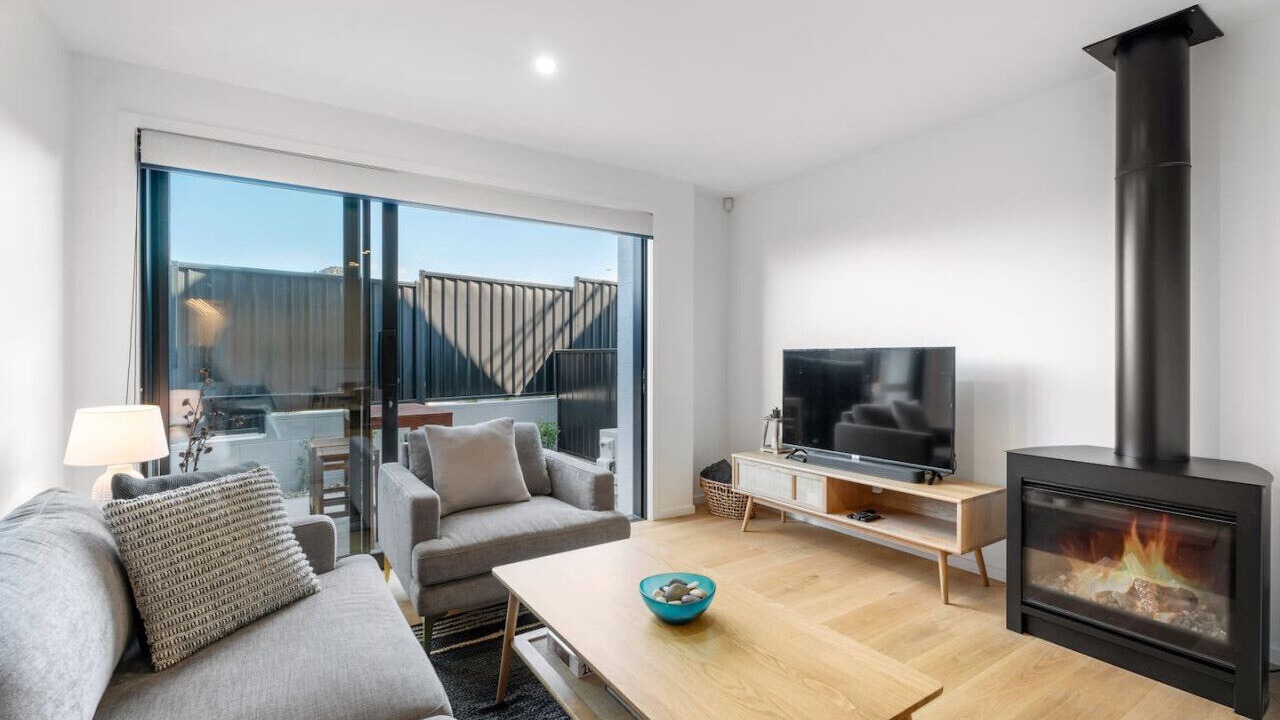Photo of Livingroom in Albert Town