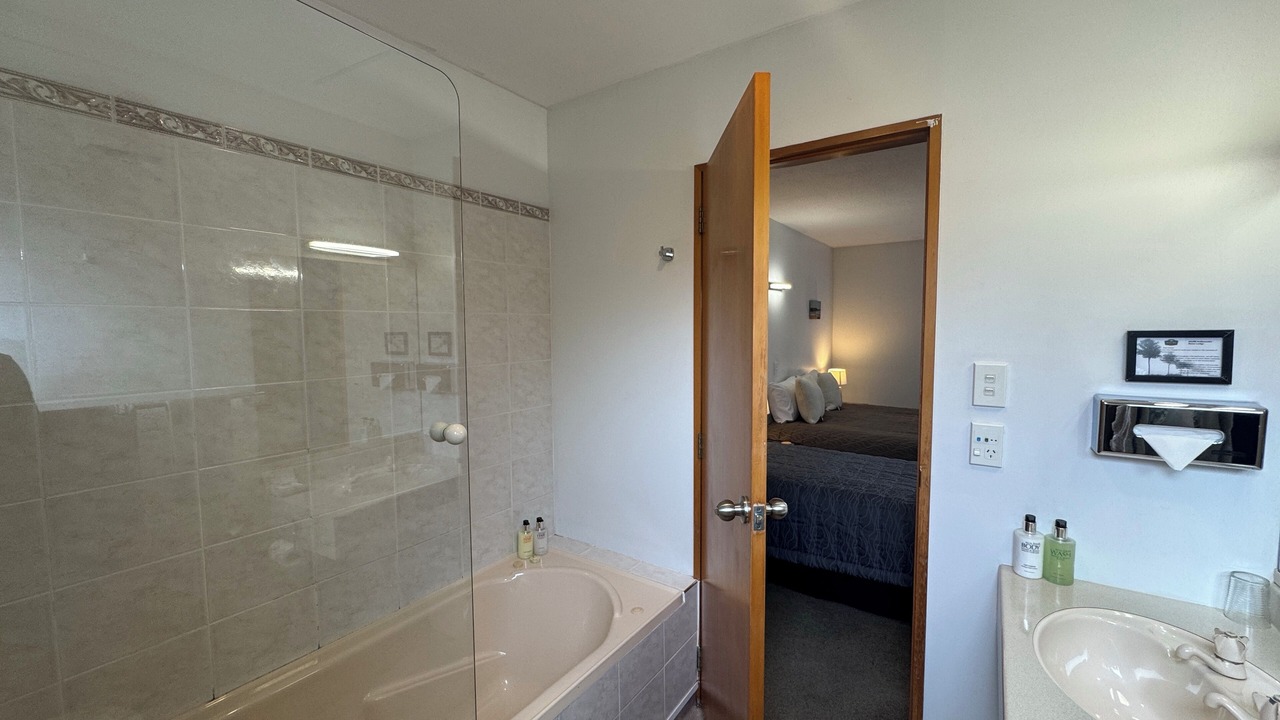 Photo of Bathroom in Oamaru