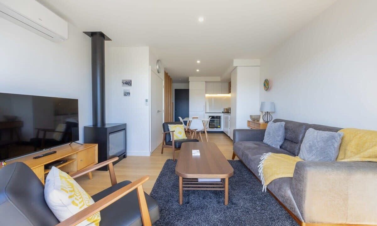 Photo of Livingroom in Albert Town