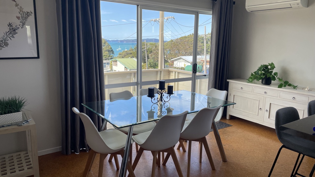 Photo of Livingroom in Algies Bay