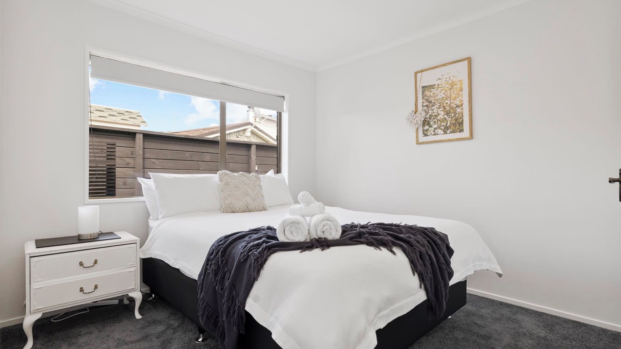 Photo of Bedroom in Omanu