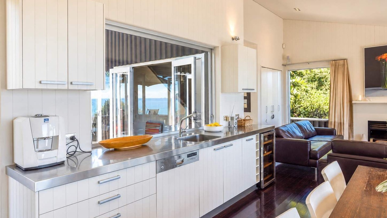 Photo of Kitchen in Onetangi