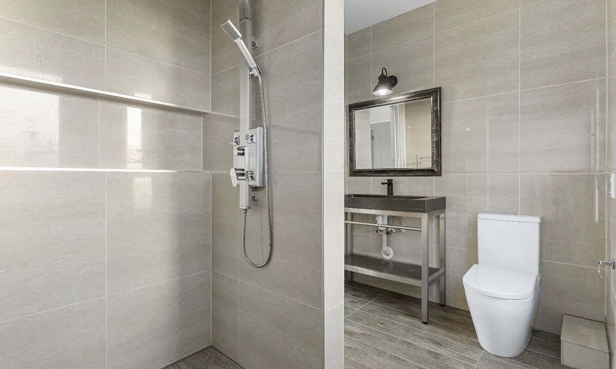 Photo of Bathroom in Clarks Beach
