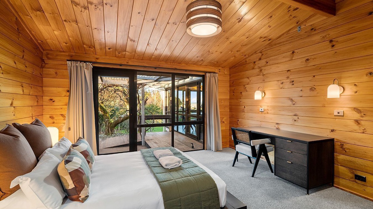 Photo of Bedroom in Acacia Bay