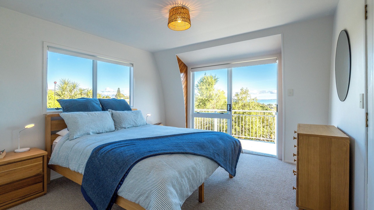 Photo of Bedroom in Surfdale