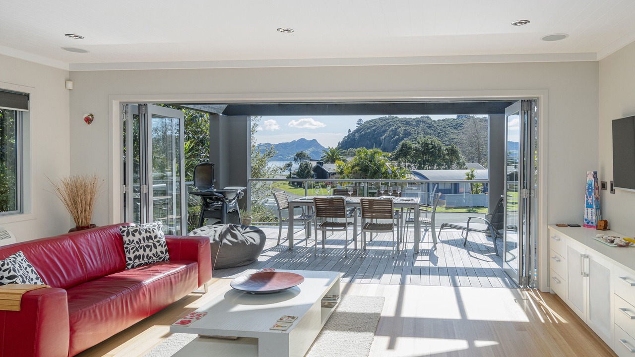 Photo of Livingroom in Cooks Beach