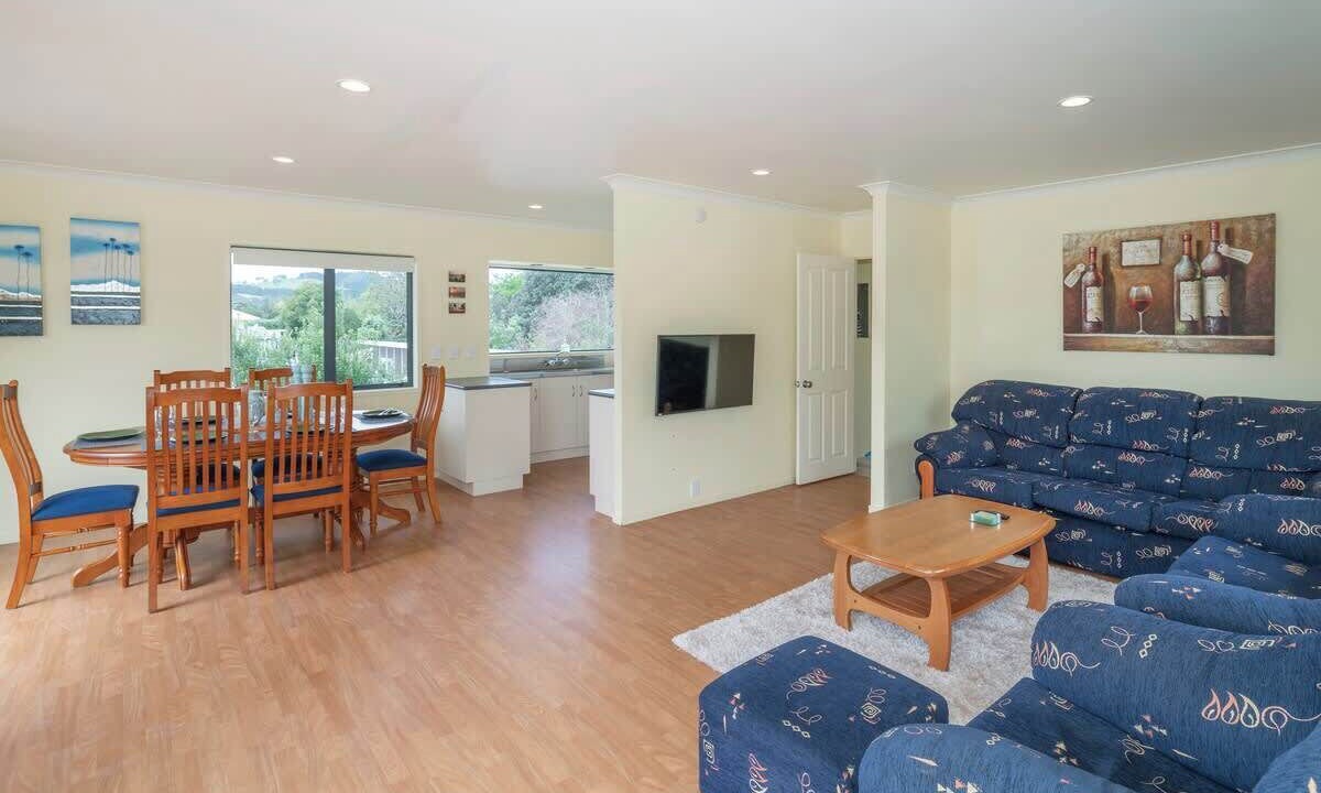 Photo of Livingroom in Cooks Beach