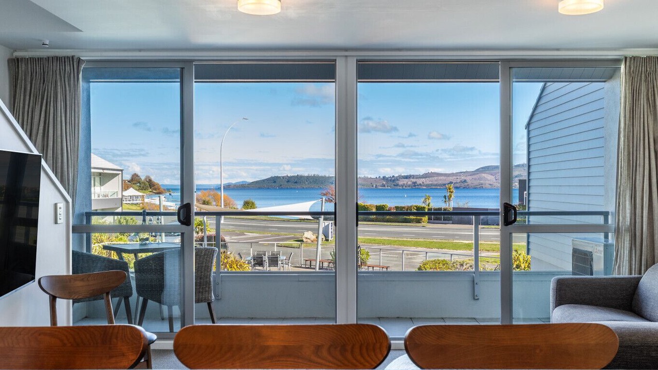Photo of Livingroom in Two Mile Bay