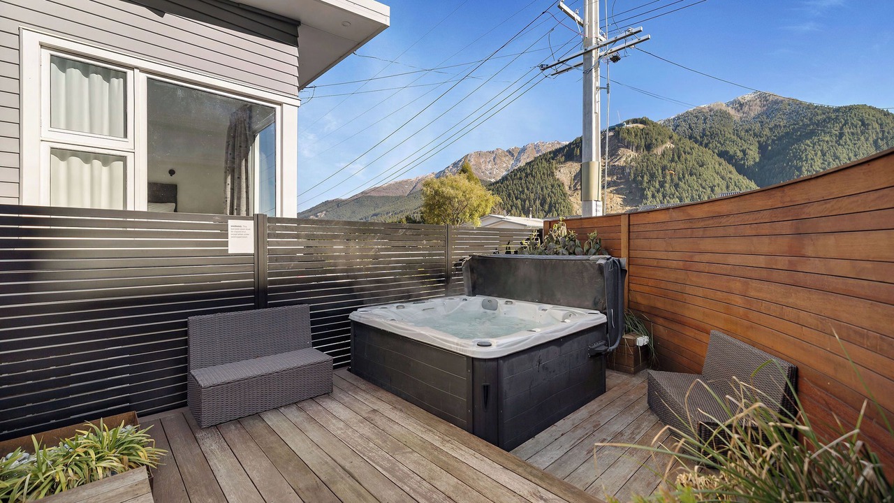 Photo of Patio Balcony in Queenstown City Centre
