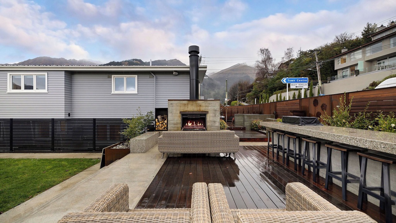 Photo of Patio Balcony in Queenstown City Centre