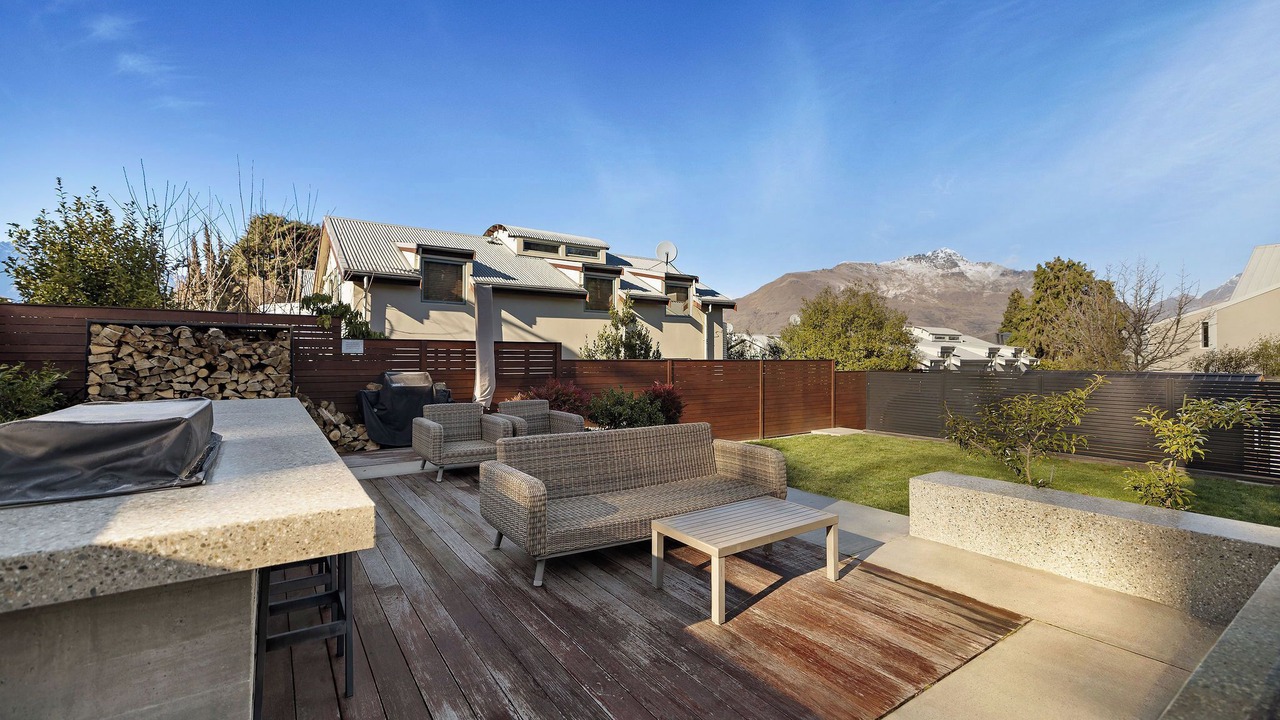 Photo of Patio Balcony in Queenstown City Centre