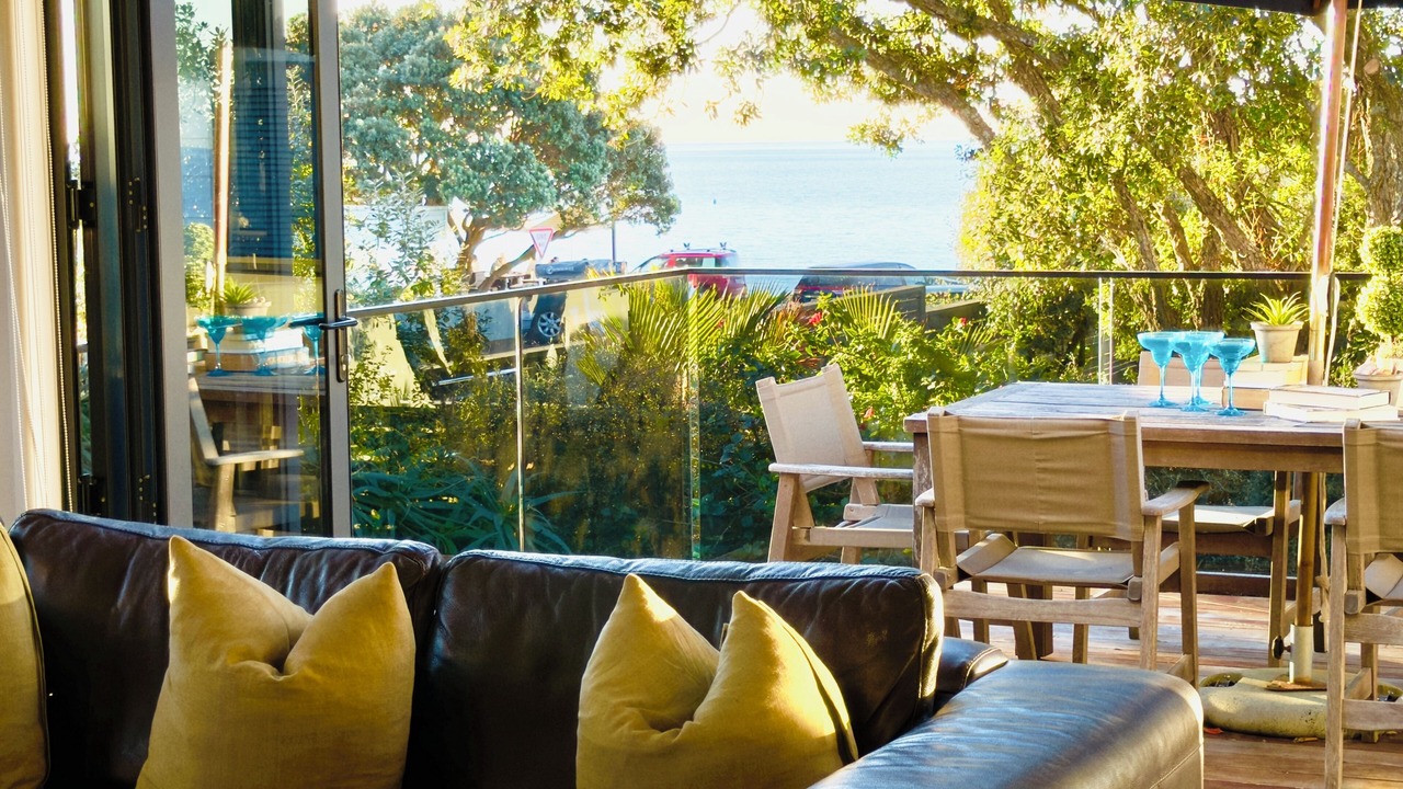 Photo of Livingroom in Onetangi