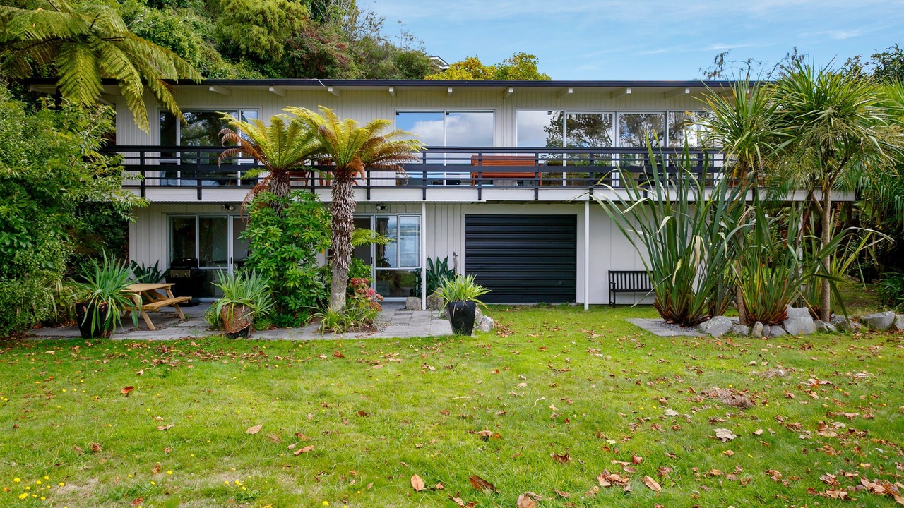 Photo of Outdoor in Acacia Bay
