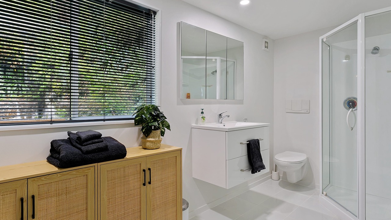 Photo of Bathroom in Acacia Bay