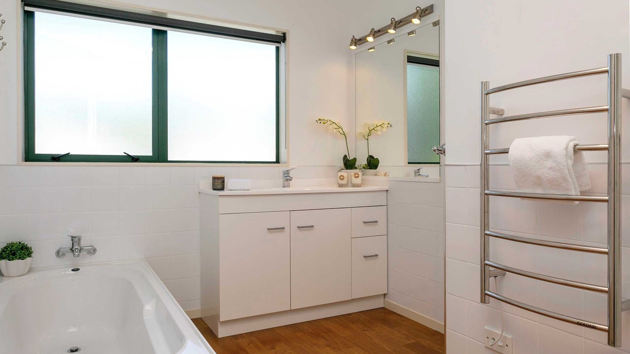 Photo of Bathroom in Waipahihi