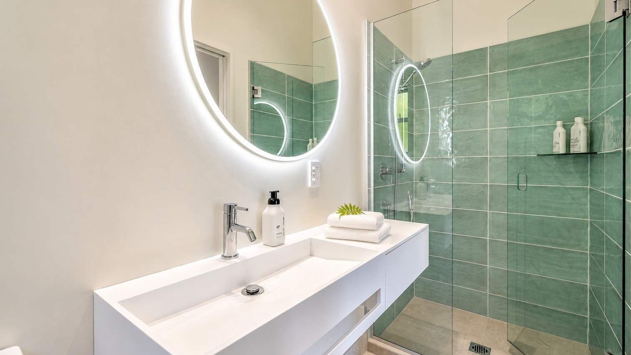 Photo of Bathroom in Onetangi
