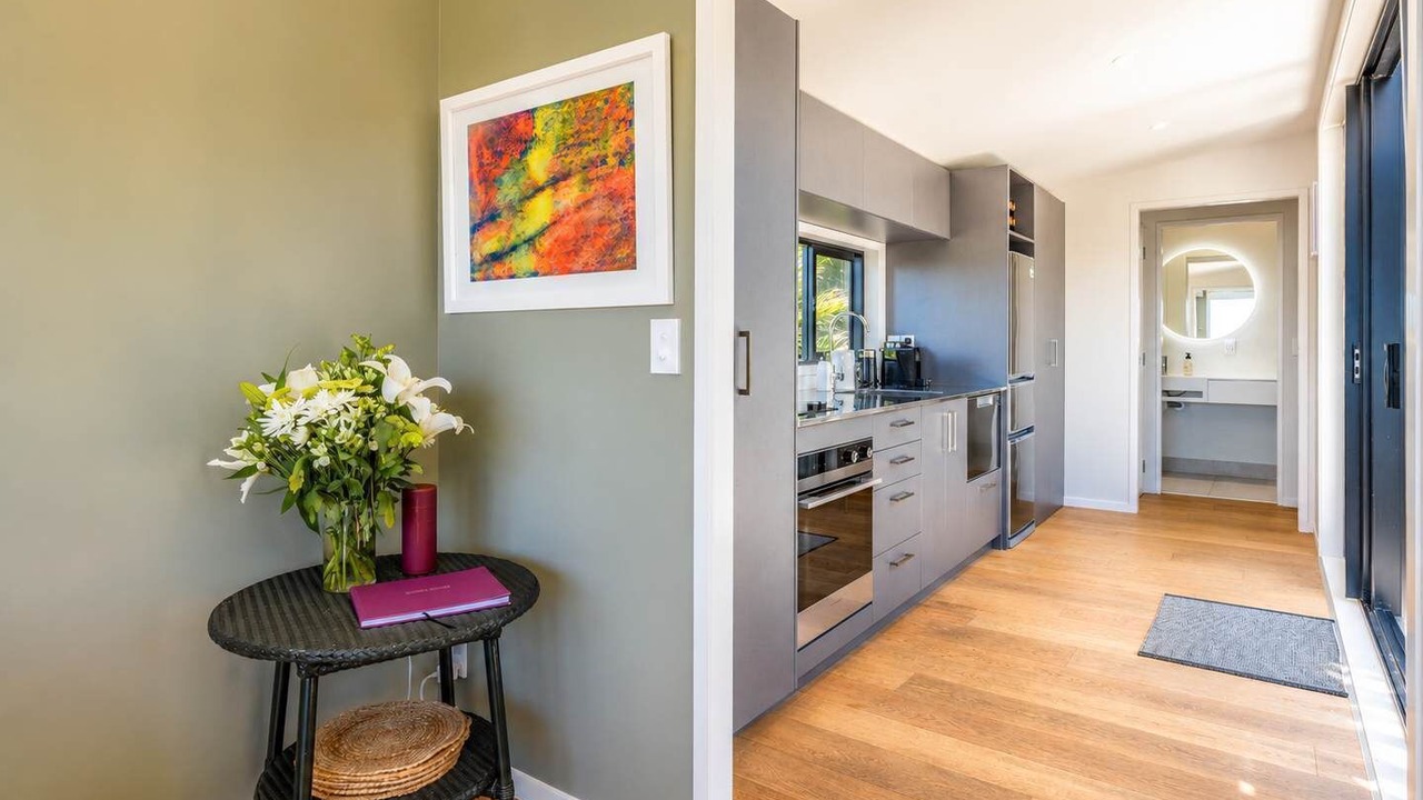 Photo of Kitchen in Onetangi