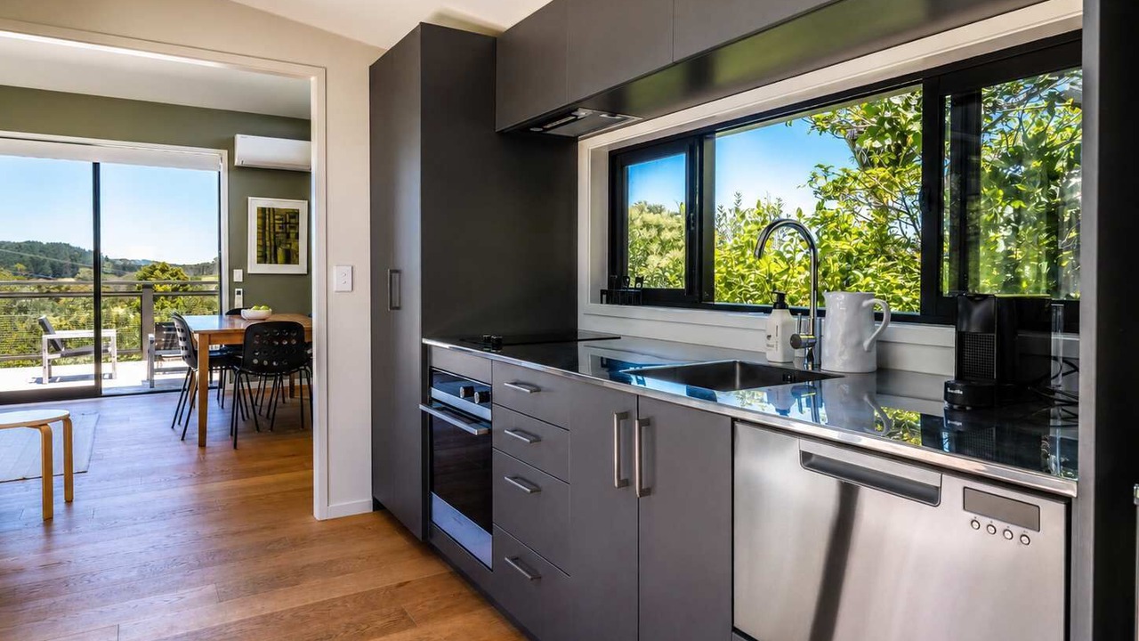 Photo of Kitchen in Onetangi