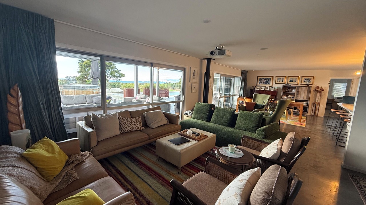 Photo of Livingroom in Langs Beach