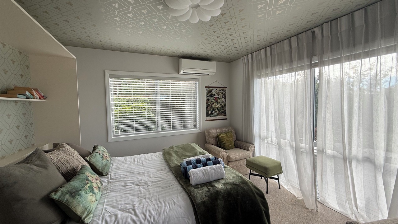 Photo of Bedroom in Langs Beach