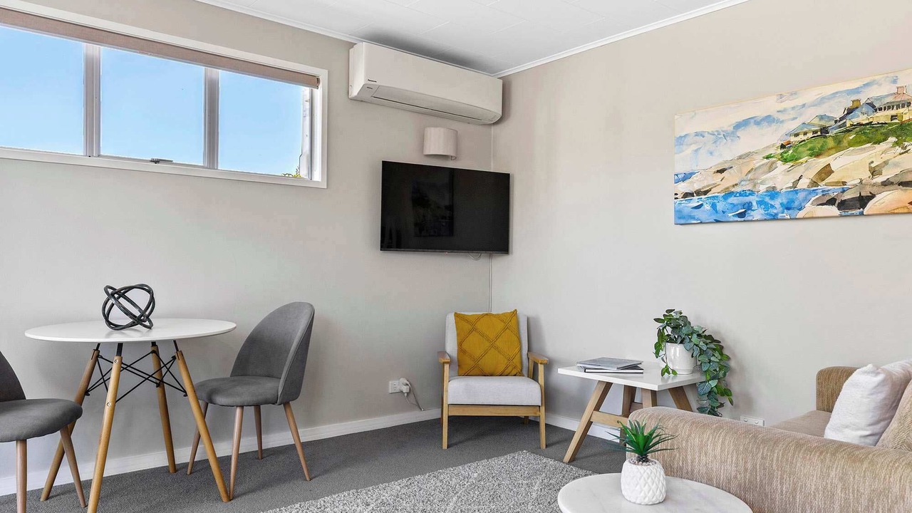 Photo of Livingroom in Two Mile Bay