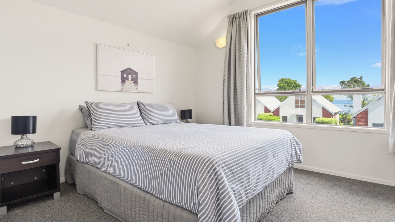 Photo of Bedroom in Mourea