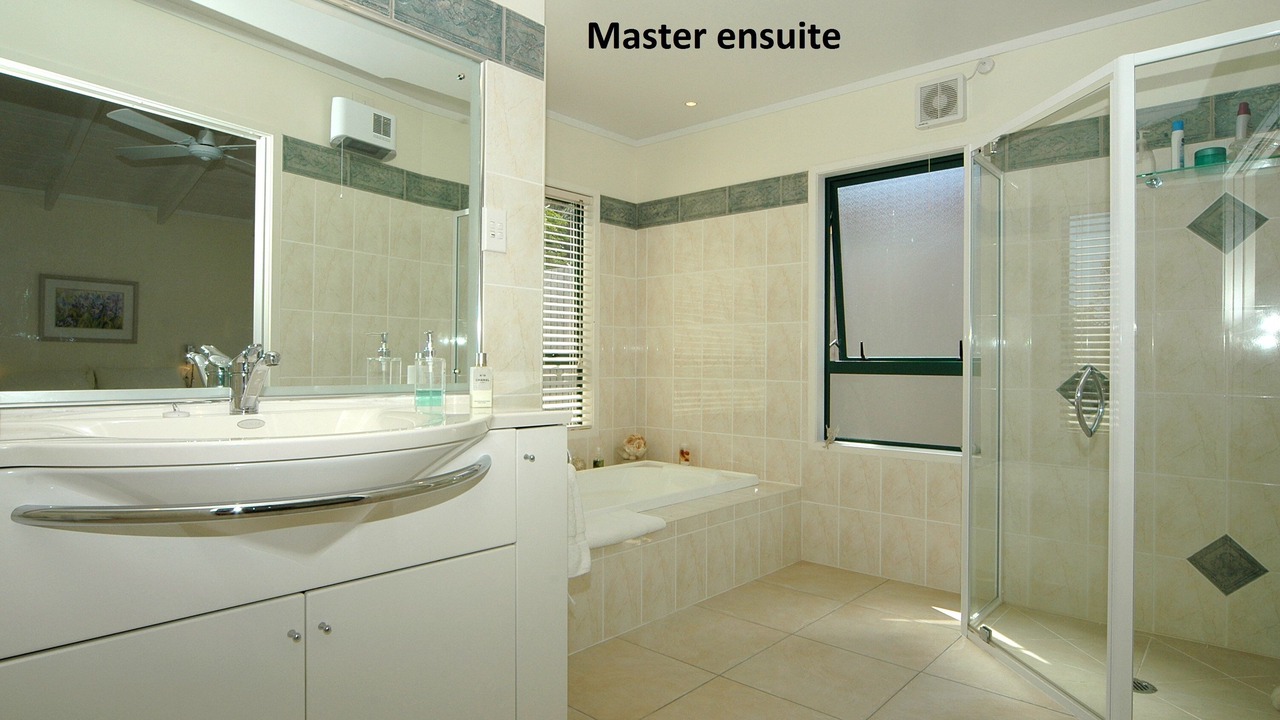Photo of Bathroom in Matarangi