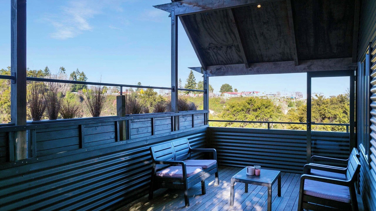 Photo of Patio Balcony in Rangatira Park