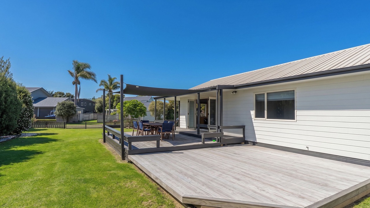 Photo of Patio Balcony in Cooks Beach
