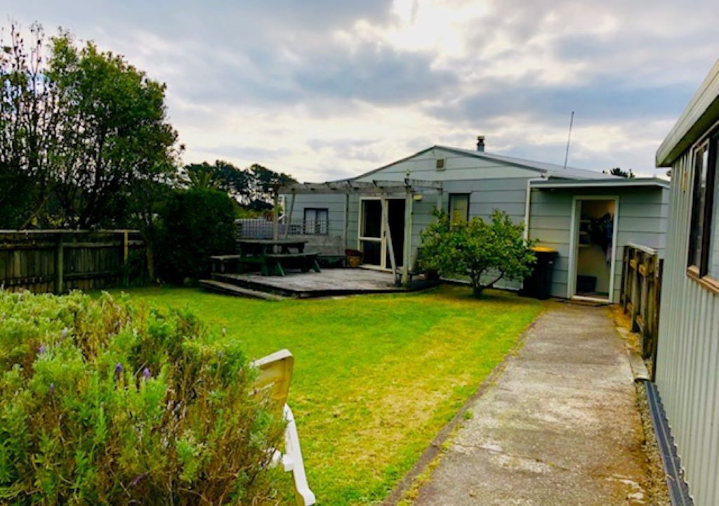 Photo of Patio Balcony in Waitarere Beach