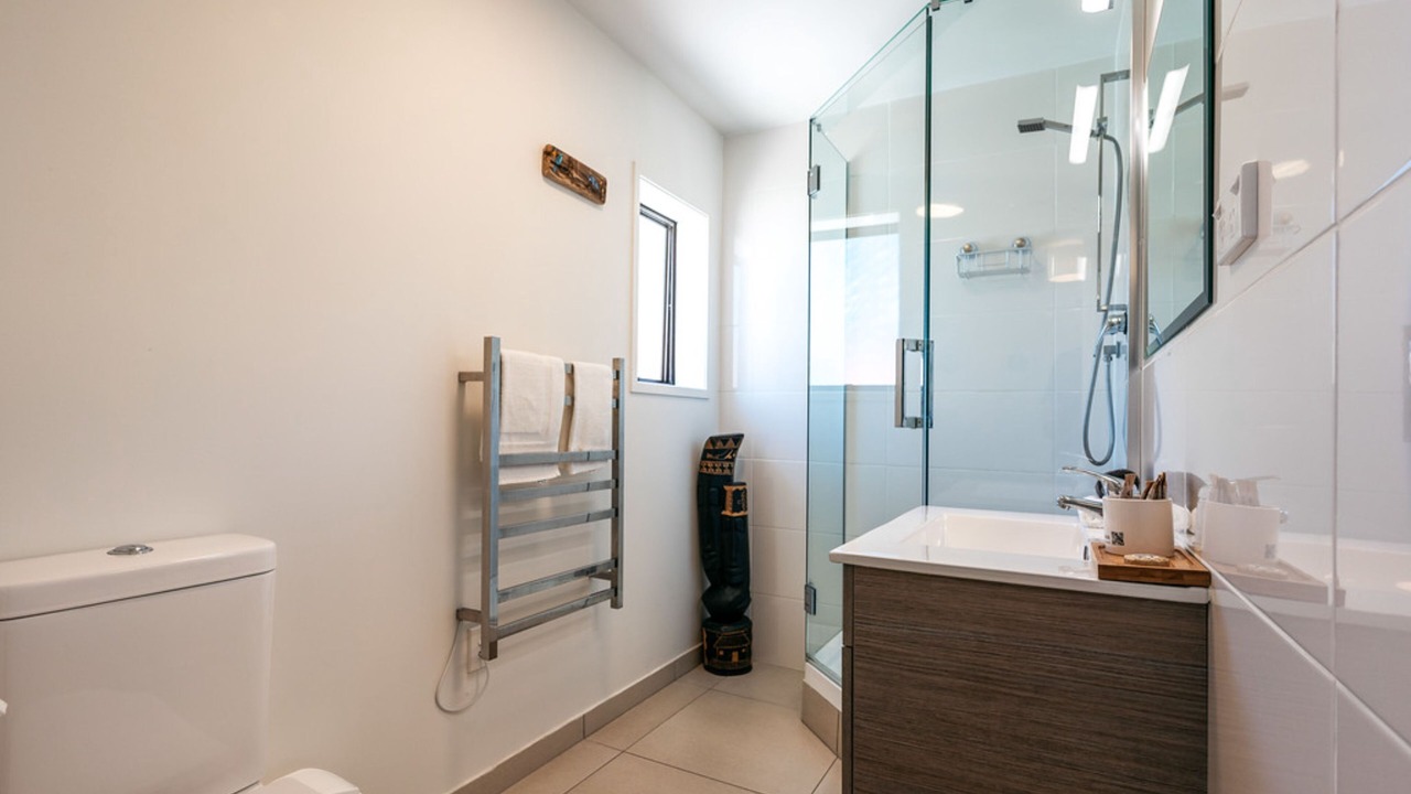 Photo of Bathroom in Onetangi