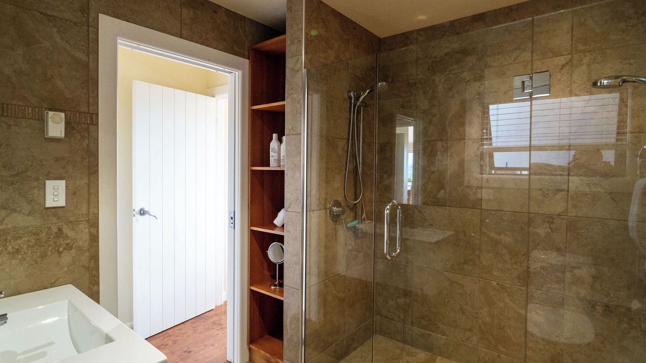 Photo of Bathroom in Raglan