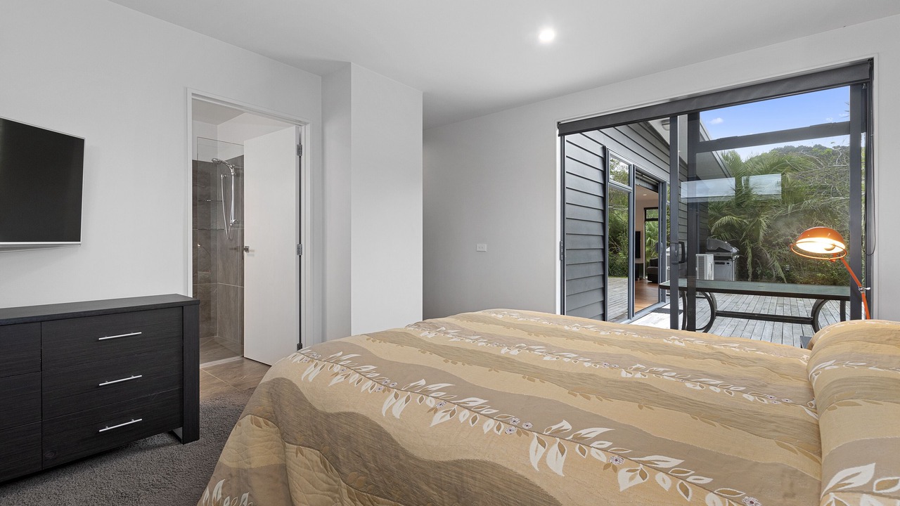 Photo of Bedroom in Matapouri