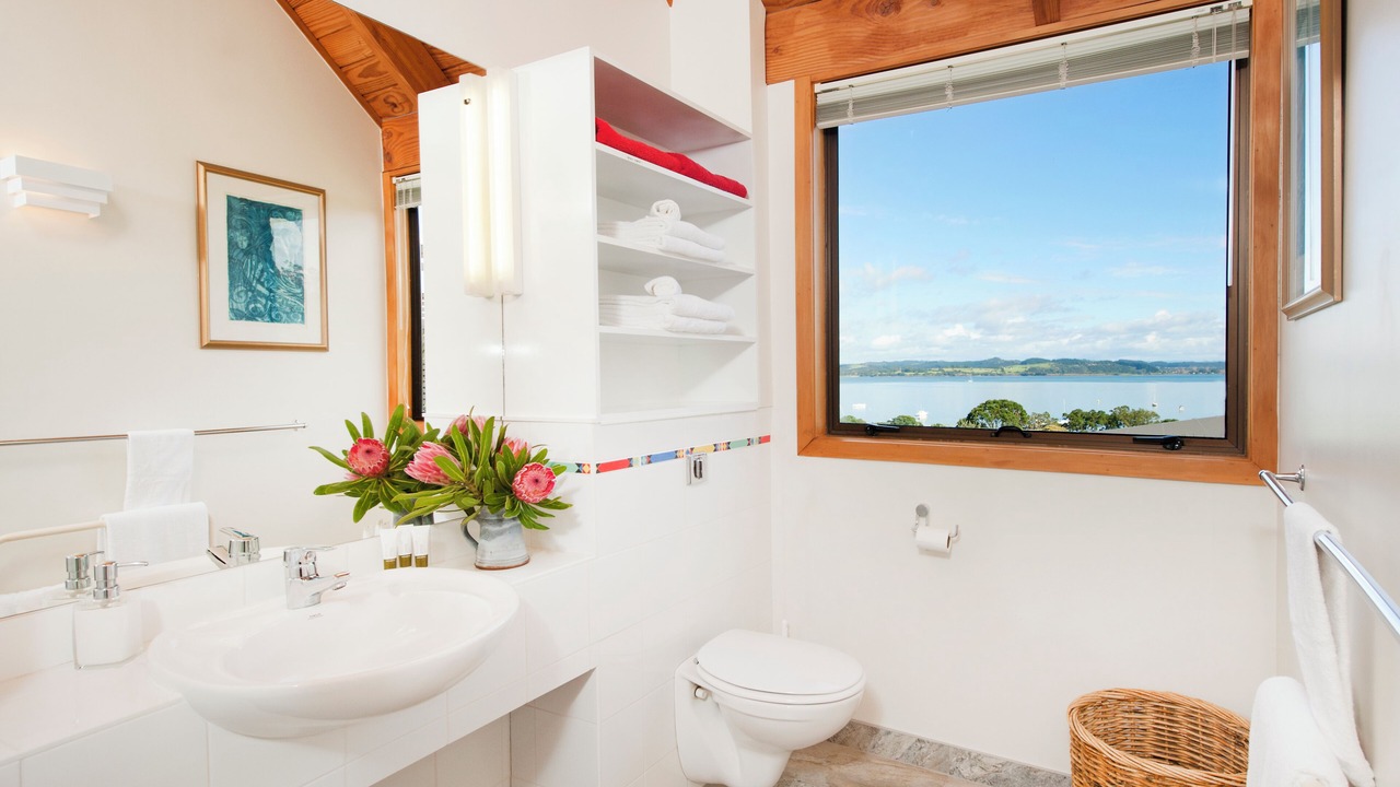 Photo of Bathroom in Russell