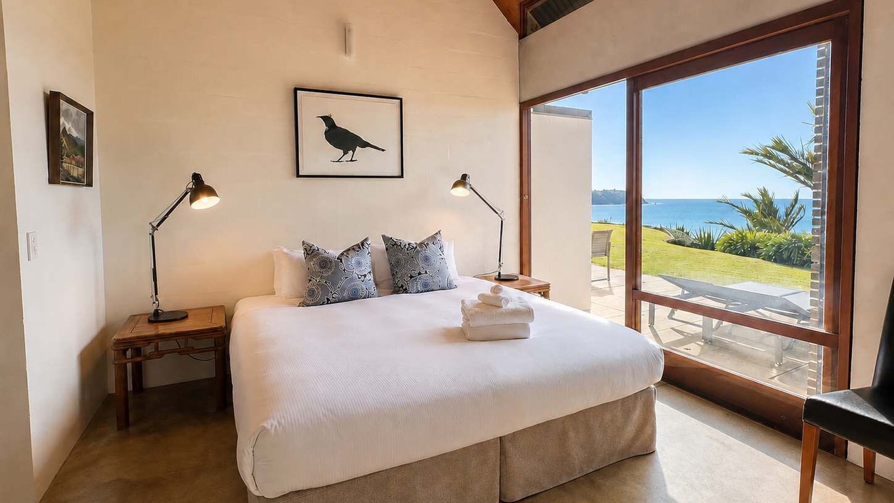 Photo of Bedroom in Onetangi