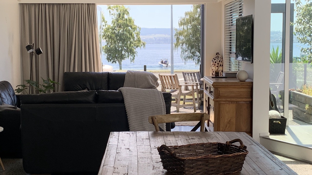Photo of Livingroom in Two Mile Bay
