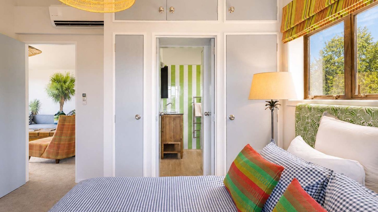 Photo of Bedroom in Onetangi