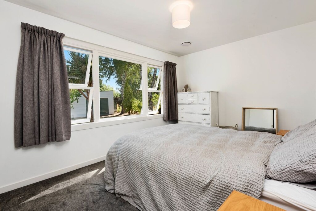 Photo of Bedroom in Albert Town