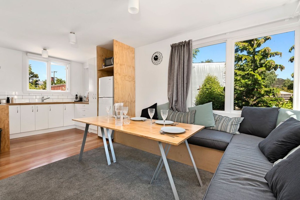 Photo of Livingroom in Albert Town