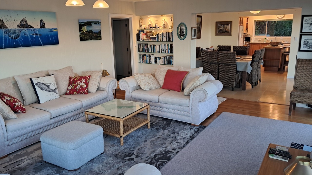Photo of Livingroom in Russell