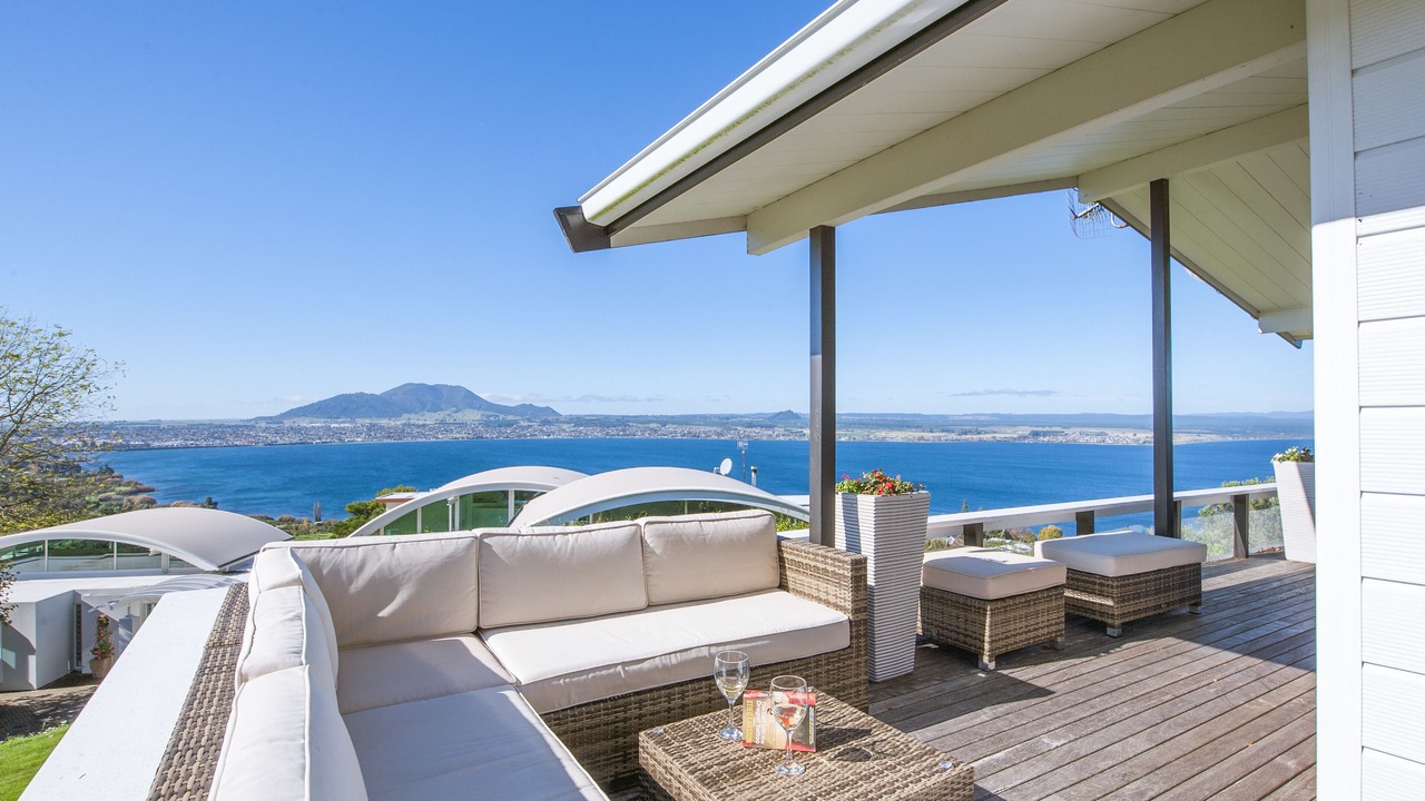 Photo of Patio Balcony in Acacia Bay
