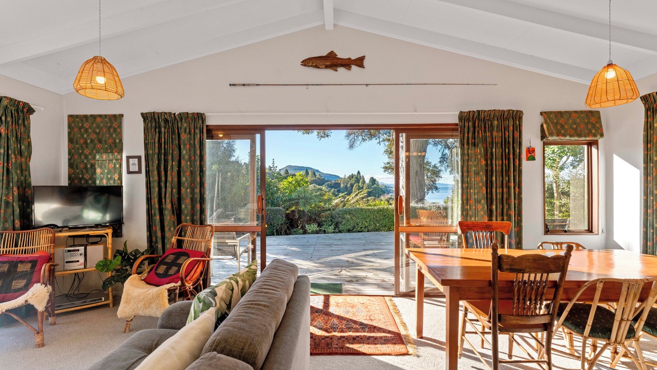 Photo of Livingroom in Pukawa
