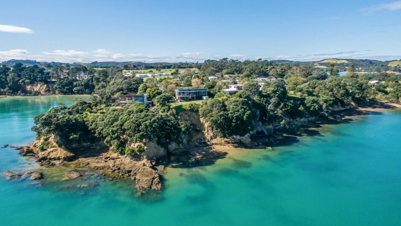 Photo of Others in Surfdale