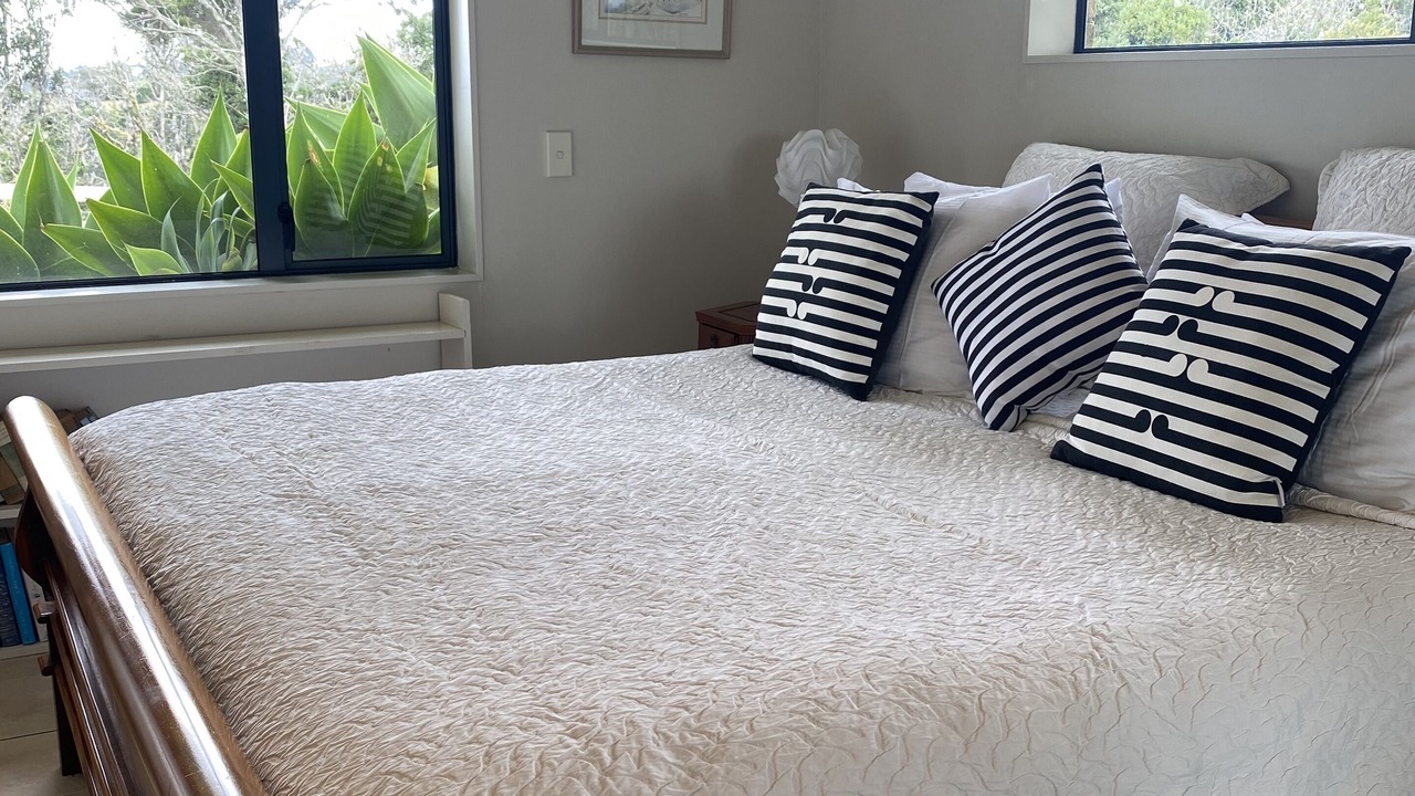 Photo of Bedroom in Onetangi