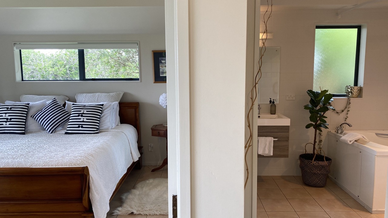 Photo of Bedroom in Onetangi