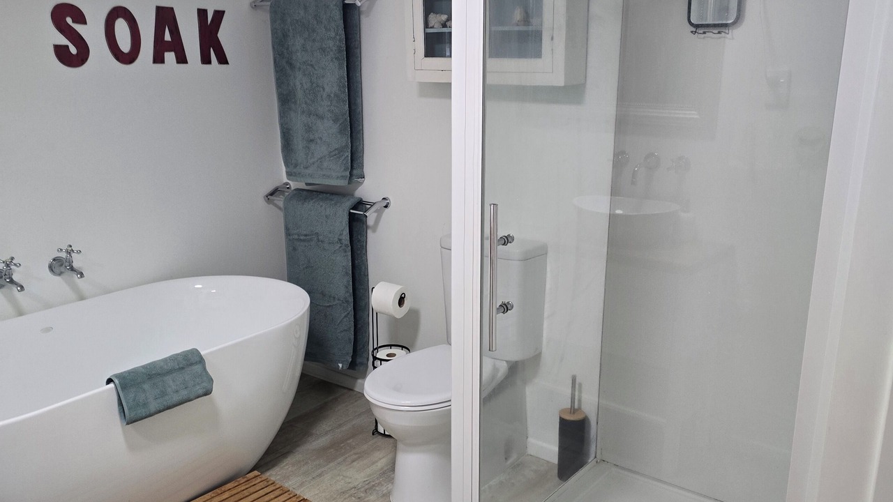 Photo of Bathroom in Te Awanga