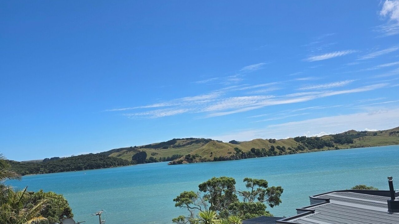 Photo of Others in Raglan