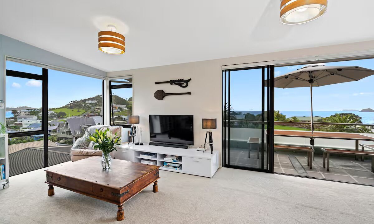 Photo of Livingroom in Russell