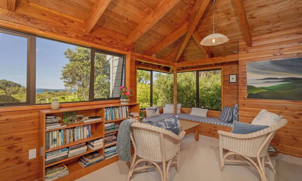 Photo of Livingroom in Cooks Beach
