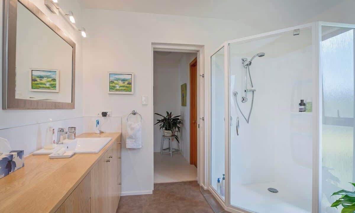 Photo of Bathroom in Cooks Beach